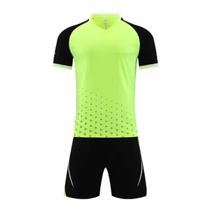 Conjunto de uniforme de fútbol de poliéster personalizado de alta calidad OEM, kits de camisetas deportivas transpirables de secado rápido, ropa deportiva impresa - Product Image 1