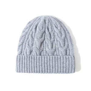 Bonnet style urbain en matière légère, idéal pour les tenues décontractées, les voyages et le confort hivernal quotidien - Product Image 2