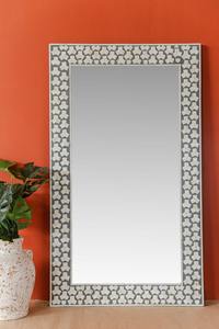 Espejo de pared decorativo de lujo, marco de incrustaciones de hueso con resina epoxi, espejo de tocador de color negro directo a los mejores precios de faizacraft - Product Image 2