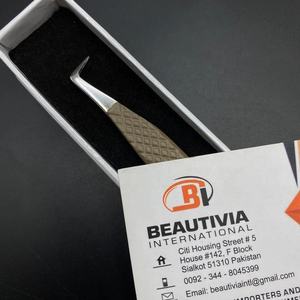 Pince à cils personnalisée en acier inoxydable japonais à 90 degrés pince à épiler à extension de volume de botte pointue solide enduite de poudre privée - Product Image 6