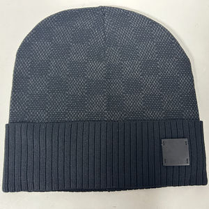 Gorro de lana a la moda de invierno de alta calidad, gorro de punto con diseño de Letras a cuadros, gorro cálido Unisex para exteriores, jacquard de alta calidad - Product Image 2