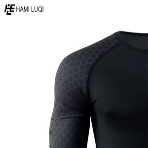 Camisa de compresión Rash Guard personalizada para hombre - Product Image 4