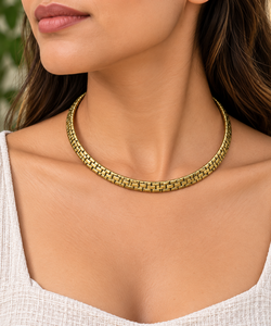 Collar Gargantilla Bohemio de Latón Dorado Texturizado y Delgado, Estilo Minimalista, Regalo de Boda para Mujer - Product Image 1