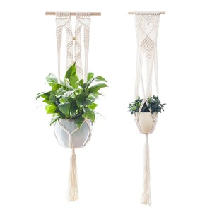 Soporte para plantas de macramé hecho a mano artesanal, maceta colgante tejida de algodón bohemio para interiores y exteriores, acento para el jardín del hogar - Product Image 4