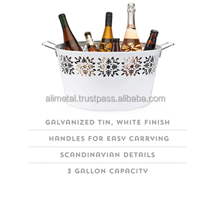 Baignoires à bouteilles galvanisées blanches et refroidisseurs à vin ou à champagne pour les fêtes intérieures et extérieures et entièrement personnalisables. - Product Image 5