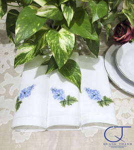 Haute qualité brodé bleu Floral Design dîner serviette blanc coton ourlet nappe pour mariages maison hôtels événements - Product Image 2