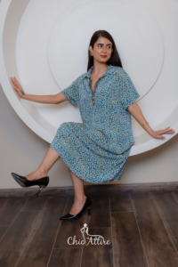 Venta caliente bohemio con cuello en V Midi vestido Flutter mangas dobladillo asimétrico verde azulado Paisley estampado vacaciones fechas con niveles - Product Image 2