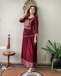 ชุดเสื้อกางเกงพิมพ์ลายเรยอนสำหรับผู้หญิงและเด็กผู้หญิงชุด anarkali kurti plazo ที่สวยงาม - Product Image 3