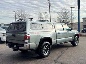 Camioneta Usada TRD Doble Cabina 2024, 4x4, Volante a la Izquierda, Automática, Paquete Deportivo de Cuero, Sistema de Navegación, Interior Claro - Product Image 3