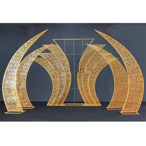 Vente en gros d'écrans arrière en métal pour scène de mariage à bas prix Accessoires en métal pour scène de mariage Murs arrière en métal doré pour cérémonie de mariage - Product Image 1