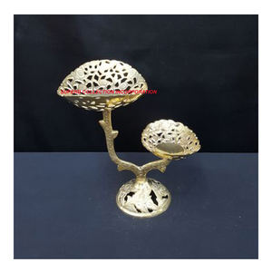 Exhibidor de Chocolate de Cuatro Niveles con Relieve de Latón, Hecho en India, Gran Venta y Alta Calidad - Product Image 2