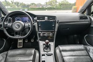 Volkswagen Golf R 2018 d'occasion en excellent état - Product Image 3