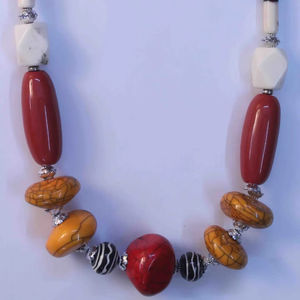 สร้อยคอเรซินหลากสีพร้อมสร้อยข้อมือลูกปัดไม้และโลหะผสมกับหินมุกเพชรสำหรับงานแต่งงานโดยงานฝีมือรูปพระจันทร์เสี้ยว - Product Image 1