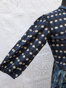 Robe en tissu imprimé à la main en coton de haute qualité avec style chemise boutonnée et couture plissée, robe trapèze décontractée, vêtements pour femmes - Product Image 3