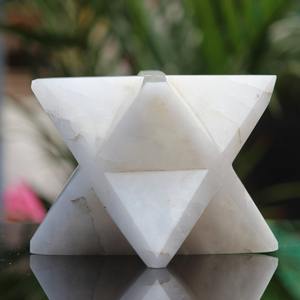 Vente chaude de étoiles Merkaba en quartz clair de 40 à 50 mm, qualité supérieure en gros, sculptures de pierres précieuses sculptées, mascotte Feng Shui - Product Image 2