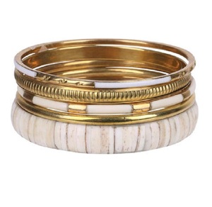 Pulseras de brazalete de joyería de diseñador bonito de latón en tono dorado con piedra de resina colorida accesorios de moda hechos a mano para mujer - Product Image 3