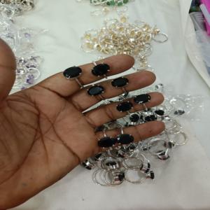 Vente en gros de petites bagues en cristal avec pierre de quartz, bague en cristal d'excellente qualité avec pierre précieuse de guérison et diamant taillé, cadeau de mariage, prix bon marché - Product Image 5