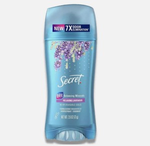 Desodorante Antitranspirante Invisible Sólido Secret Relaxing Lavender 48HR 2.6oz - Product Image 2