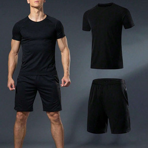 ชุดเซ็ตเสื้อยืดและกางเกงขาสั้นผู้ชาย ดีไซน์ใหม่ แฟชั่นลำลองสำหรับฤดูร้อน ทรงเข้ารูป คุณภาพสูง สำหรับผู้ใหญ่และเด็กผู้ชาย - Product Image 5