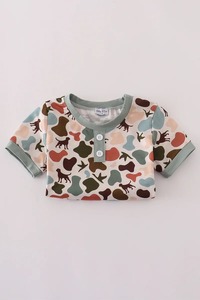 Ensembles de vêtements élégants pour garçons, confortables et élégants, haut imprimé de chasse vert avec motif décontracté et intelligent assorti pour les enfants - Product Image 2