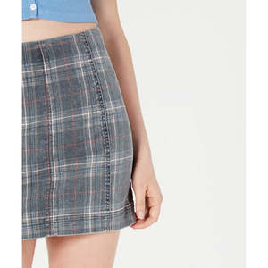 Minigonna Tinseltown Juniors' nera taglia 3 in denim stampato vestibilità aderente - Product Image 3