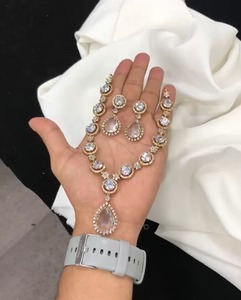Ensemble de collier de finition mate CZ de haute qualité pour femmes bijoux en laiton de luxe avec boucles d'oreilles pour les mariages et les occasions festives - Product Image 2