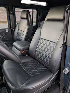 EN EXCELENTES CONDICIONES, Land Rover 110 de 1985, Volante a la Izquierda, Motor V8 - Product Image 3