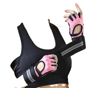 Gants de sport demi-doigts en maille respirante antidérapants avec sangle de poignet réglable pour la musculation unisexe et l'entraînement physique - Product Image 3