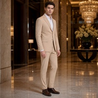 Costume homme beige camel, simple boutonnage, deux boutons, revers cranté, poches à rabat, boutons en corne, costumes d'affaires pour homme, sur mesure MTM