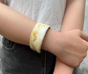 Bracelets de manchette en corne de buffle naturelle Bracelets larges en corne polie pour femmes Bijoux Boho Accessoires de mode - Product Image 6