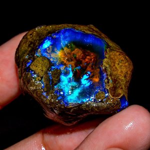 Amazing Top Multi Fire Natural Ethiopian Opal Play Fire Color Oil Rough Loose Gemstone For Making Women Silver Jewelry Wholesale - Product Image 3