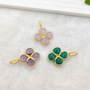 Bisel de plata 925, flor de piedras preciosas de ónix verde/colgante de trébol, colgantes chapados en oro hechos a mano, joyería para venta al por mayor - Product Image 2
