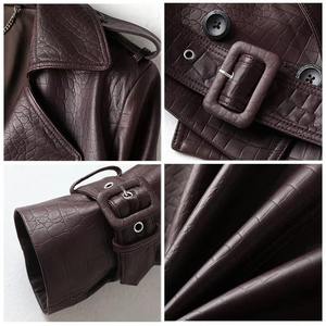 Chaqueta Corta de Cuero Genuino para Mujer, Cuello Extendido, Manga Larga, Doble Botonadura, con Cinturón, Estilo Corto, Chaquetas de Cuero Personalizadas - Product Image 3