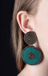 Boucles d'oreilles exclusives faites à la main Boucles d'oreilles brodées de luxe Mode perlée - Product Image 2