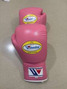 Gants de boxe en cuir véritable rose à lacets, gants de boxe professionnels pour l'entraînement et le sparring, couleur personnalisée, gants de boxe OEM - Product Image 2
