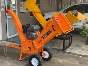 Trituradora de Madera de Diseño Vertical de 5-20 HP, Tipo Schnitzel, Usada, Capacidad de 50t/h, Garantía de 3 Años, Origen Alemán, 4 Cuchillas, Longitud de 100mm - Product Image 6