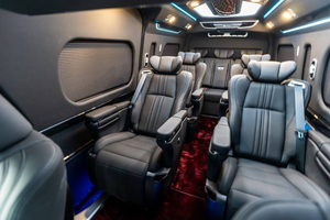 Mini-bus de luxe VIP 2025 – Noir/Gris – Moteur Diesel/Essence – Conduite à gauche – Cuir – Transmission automatique – Émissions Euro V – TRAVEL HOME - Product Image 2