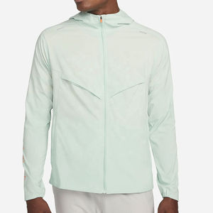 2025 hommes coupe-vent léger respirant séchage rapide veste Logo personnalisé coupe-vent extérieur coupe-vent veste pour hommes - Product Image 1