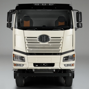 Camión Tractor Diésel Todoterreno FAW J6P de Servicio Pesado con Techo Plano Blanco 6x6, Certificado Euro 2-5, Precio de Fábrica, Más Vendido - Product Image 2