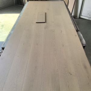 Parquet en <span class=keywords><strong>chêne</strong></span> massif multicouche européen, lames larges, lisses, en <span class=keywords><strong>chêne</strong></span> blanc, pour usine - Product Image 1