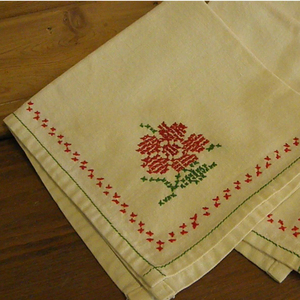 Serviettes de cuisine en coton blanc Picotin avec broderie 100% tissu en pur coton élégant tissu de salle à manger réutilisable Look Premium - Product Image 4