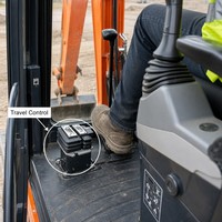 Vanne à pédale d'excavatrice YN30V00105F2 R908352523 Kobelco SK200-8 SK140-8 SK210-8 Vanne de commande de translation Pièces de machines lourdes
