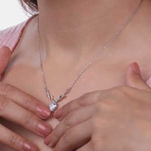 คอลเลกชันสร้อยคอจี้หัวใจสีเงินทรงหยดน้ำ - Product Image 1