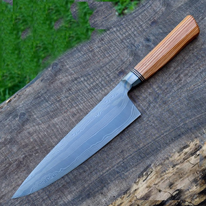 Couteau de chef japonais Santoku personnalisé fait à la main avec lame en acier damas manche en bois d'olivier avec gaine en cuir préparation des aliments - Product Image 6