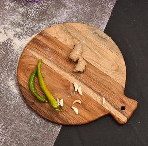Tabla de cortar de madera de acacia natural grabada a mano, elegante diseño redondo con mango para el hogar, cocina, picar verduras baratas - Product Image 6