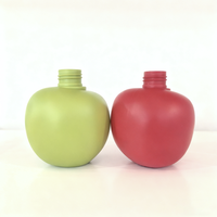 Lege 8oz 250ml aardbei-appelvormige PE plastic pompflacons voor lotion, shampoo, douchegel, aangepaste verpakking