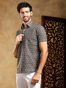 Camisa de Algodón Marrón con Estampado a Mano DAHLEEZ para Hombre |   Camisa Casual Entallada con Cuello Camisero Estampado para Uso Diario y Oficina - Product Image 2