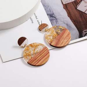 Pendientes de resina de madera hechos a mano, regalo de fiesta para mujer, estilo de Color, pendiente de gota redondo minimalista único a bajo precio - Product Image 4