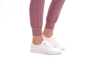 Pantalon athlétique taille haute pour femme avec fermeture élastique à la taille Pantalon de course à pied décontracté avec logo pour petits pieds Motif solide - Product Image 3