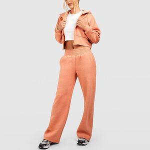 Venta al por mayor de sudaderas con capucha recortadas con logotipo personalizado de Invierno para mujer 100% algodón de talla grande diseño OEM - Product Image 1